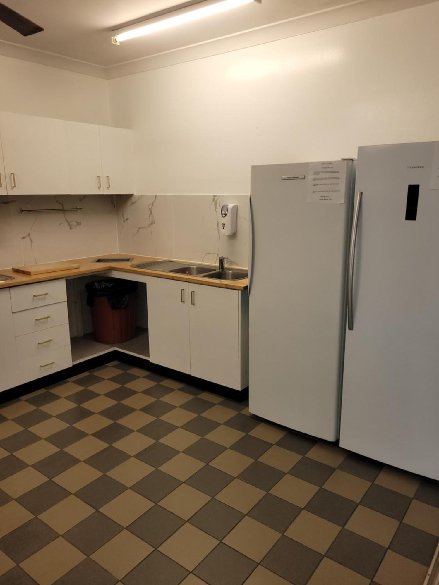 เกคโคส์ แบ็คแพคเกอร์ส แคนส์ Hostel ภายนอก รูปภาพ A typical kitchen in a student residence hall