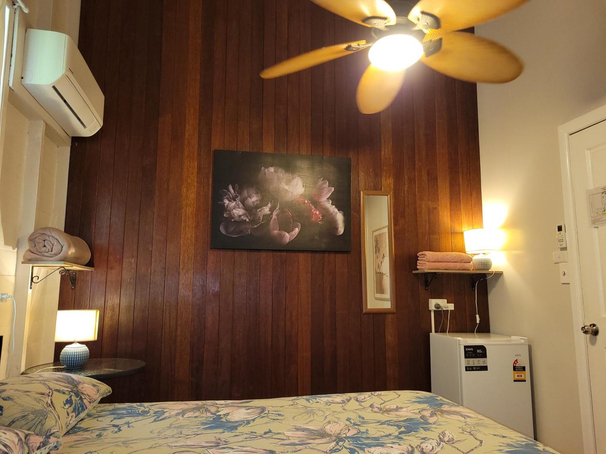 เกคโคส์ แบ็คแพคเกอร์ส แคนส์ Hostel ภายนอก รูปภาพ A room at the hotel