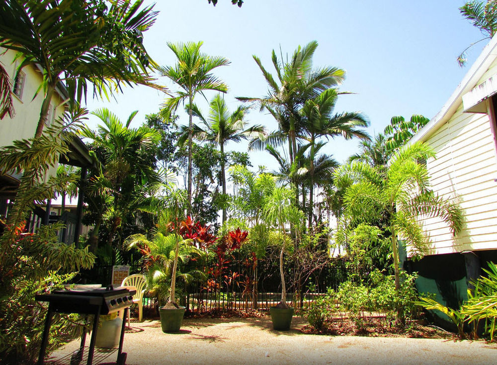 เกคโคส์ แบ็คแพคเกอร์ส แคนส์ Hostel ภายนอก รูปภาพ The courtyard of the Old Museum Building