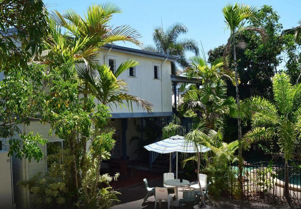 เกคโคส์ แบ็คแพคเกอร์ส แคนส์ Hostel ภายนอก รูปภาพ The house from the rear