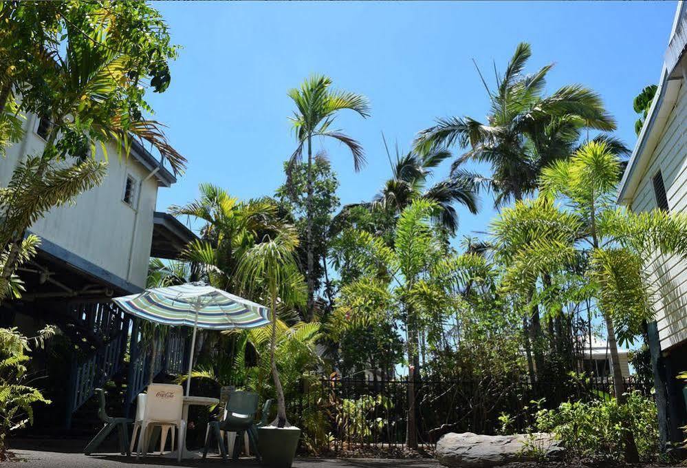 เกคโคส์ แบ็คแพคเกอร์ส แคนส์ Hostel ภายนอก รูปภาพ The courtyard at the Old Museum Building